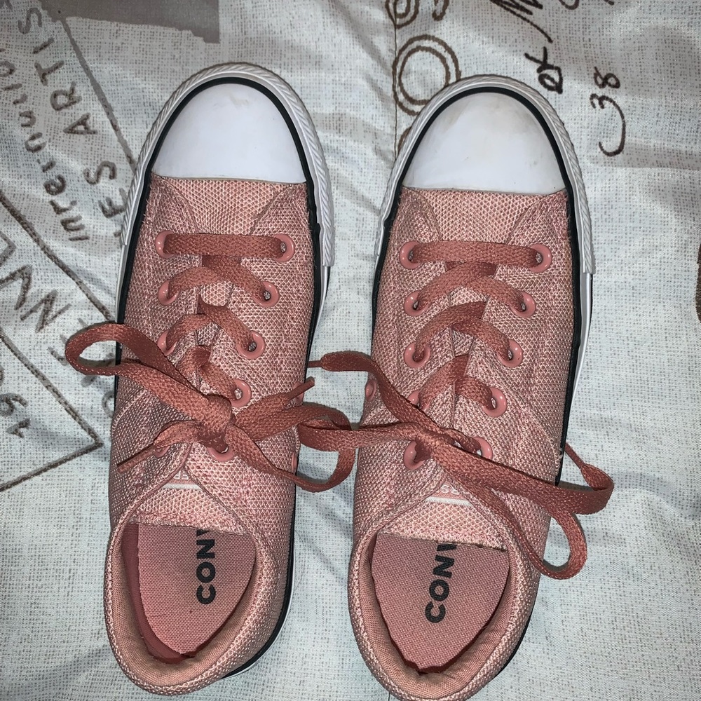 Women rose gold converse